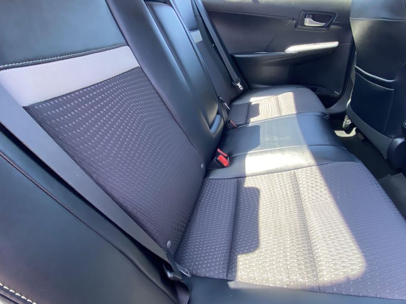2012 Toyota Camry SEImage 14