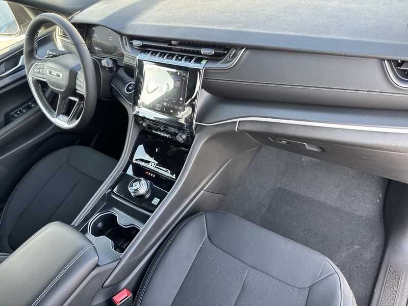 New 2026 Jeep Grand Cherokee L Laredo X 4x2