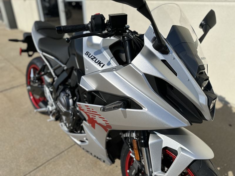 2024 Suzuki GSXS 8RImage 6