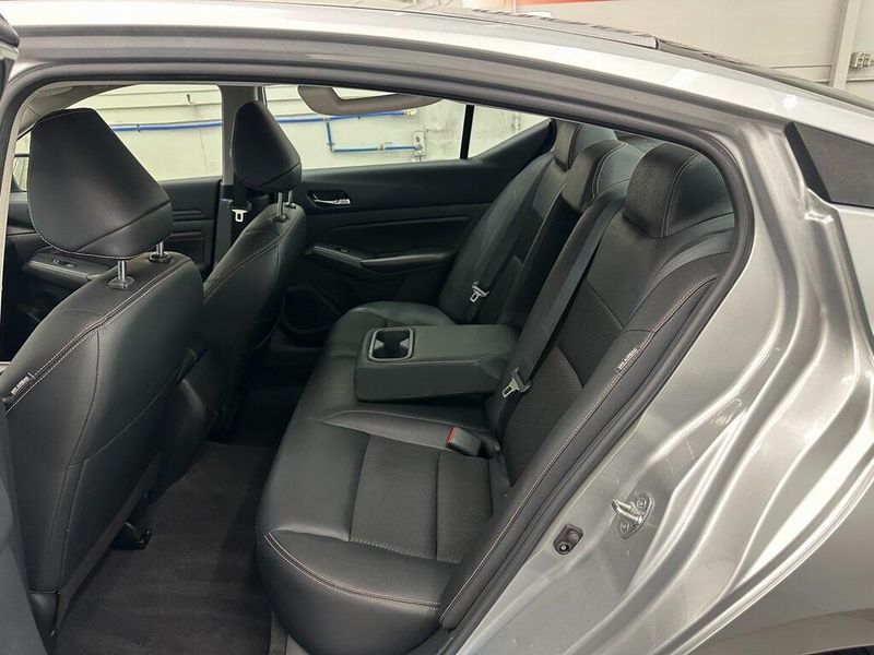 2022 Nissan Altima 2.5 SR photo 15