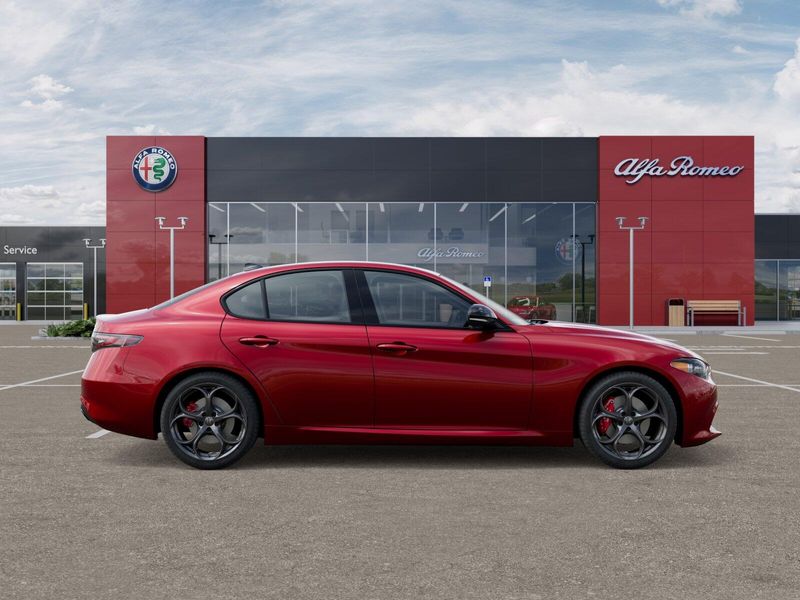 New 2025 Alfa Romeo Giulia Tributo Italiano AwdImage 12