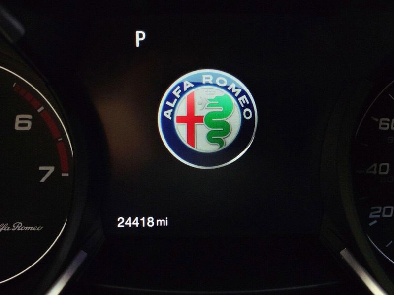 2022 Alfa Romeo Stelvio Sprint AWD w/Sunroof & Sport PkgImage 34