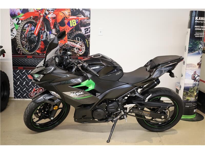 Used 2023 Kawasaki NINJA 400 Image 2