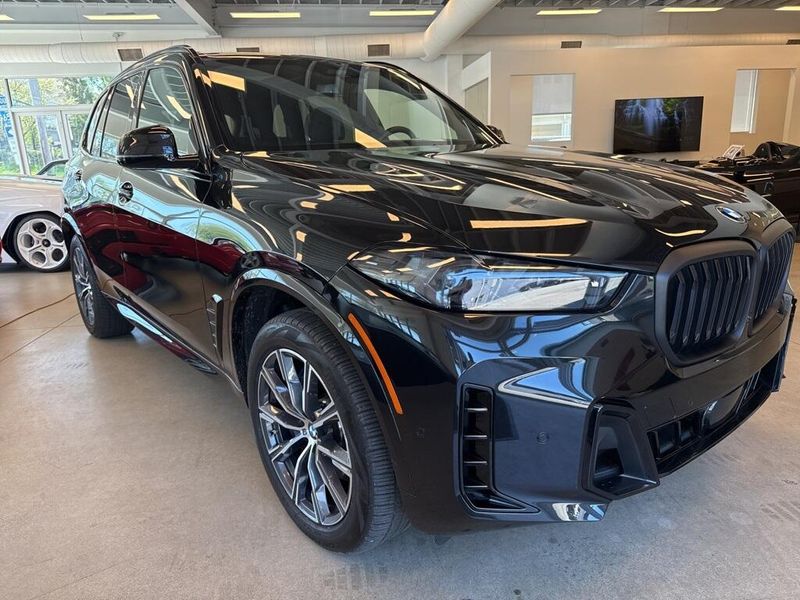2025 BMW X5 xDrive40i M PACKAGE
