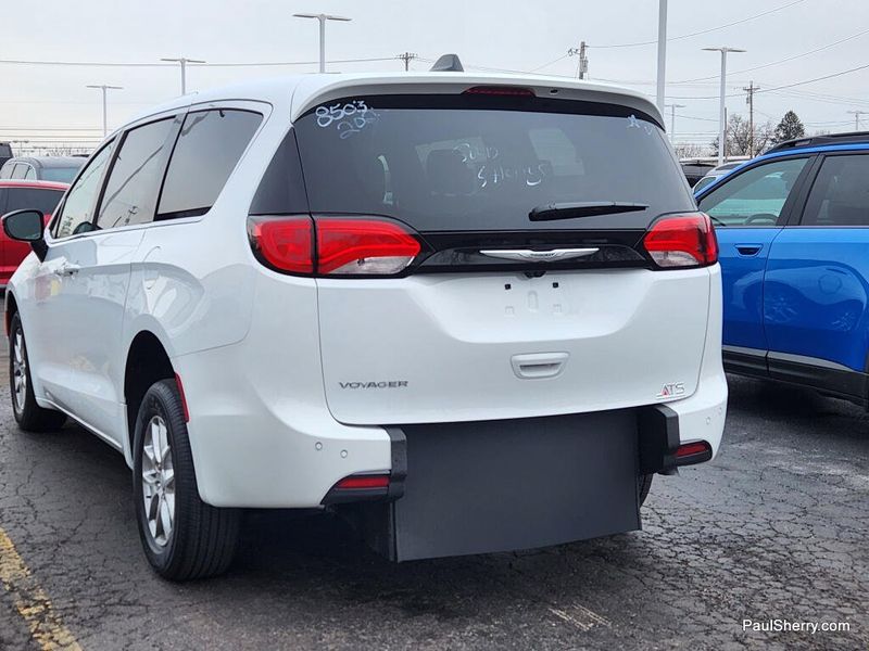 New 2026 Chrysler Voyager LX