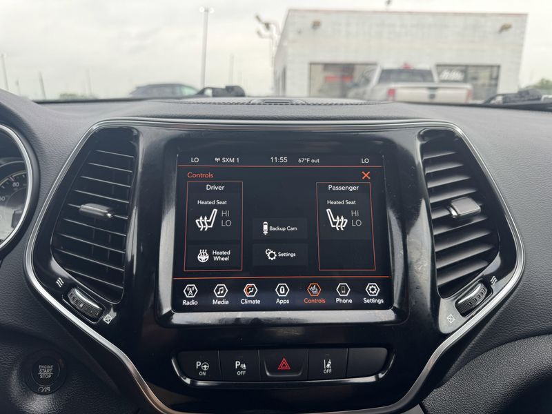 Used 2022 Jeep Cherokee LimitedImage 19