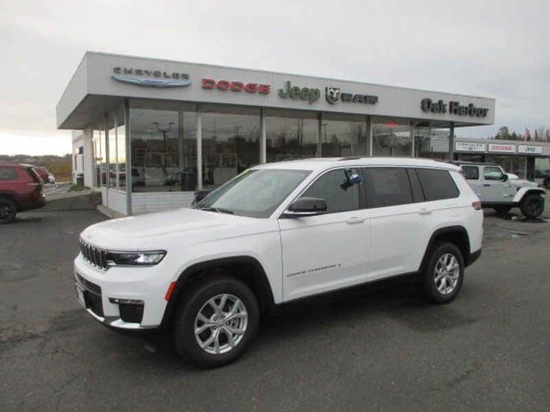 2023 Jeep Grand Cherokee L Limited 4x4Image 1