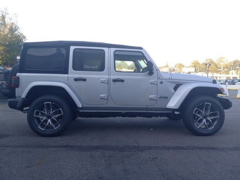 New 2024 Jeep Wrangler 4xE Garavel Jeep Norwalk CT 06851