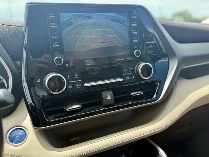 2021 Toyota Highlander XLEImage 18