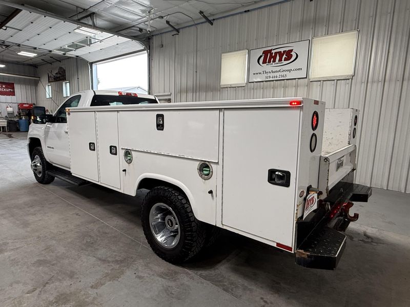 Used 2017 Chevrolet Silverado 3500HD Chassis LTImage 7