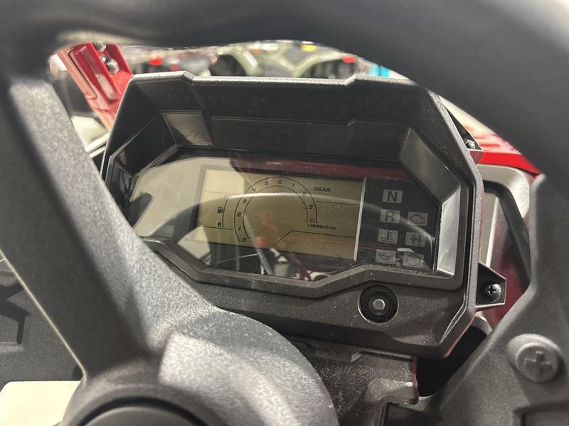 New 2026 Honda TALON1000R4 FOX LIVEVALVE Image 32