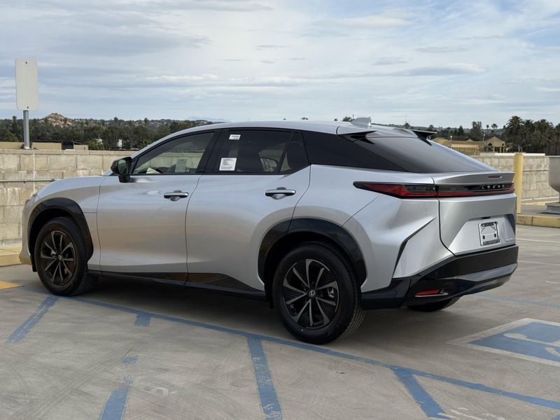 New 2026 Lexus RZ 350eImage 9