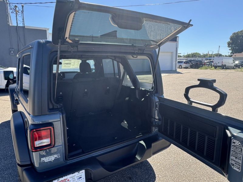 2024 Jeep Wrangler 4-door Sport SImage 8