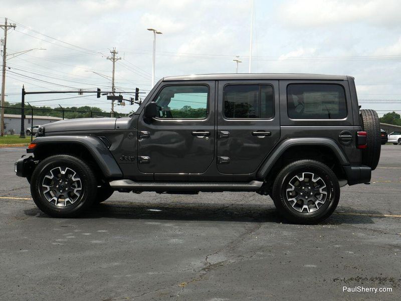 New 2025 Jeep Wrangler 4-door SaharaImage 9