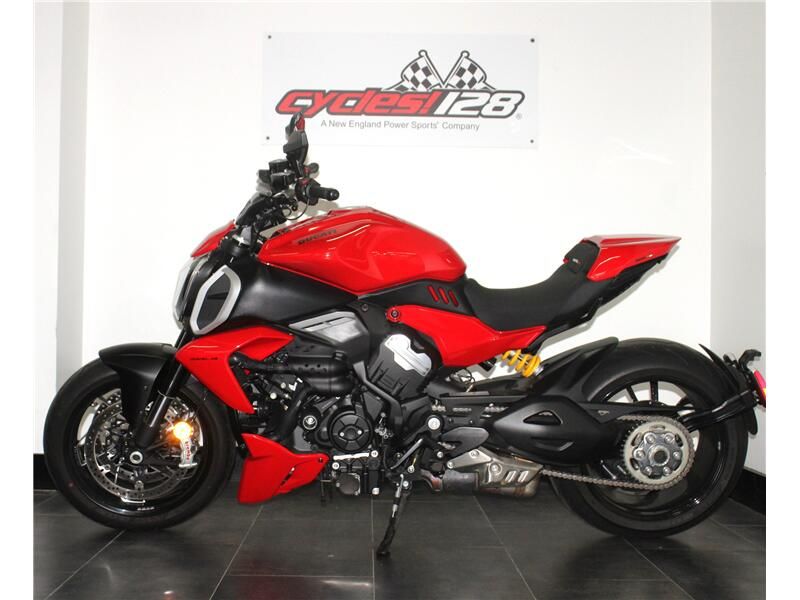 Used 2023 Ducati DIAVEL V4 Image 3