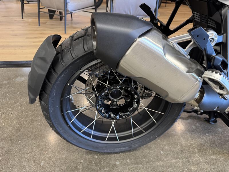 2025 BMW R 1300 GS - TROPHY - RACING BLUE METALLIC 