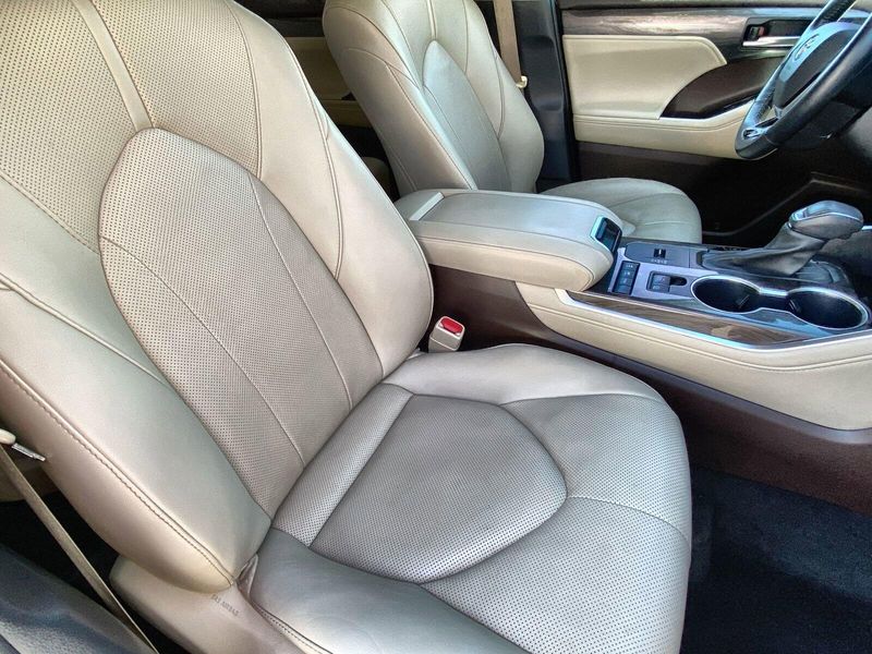 2021 Toyota Highlander LimitedImage 29