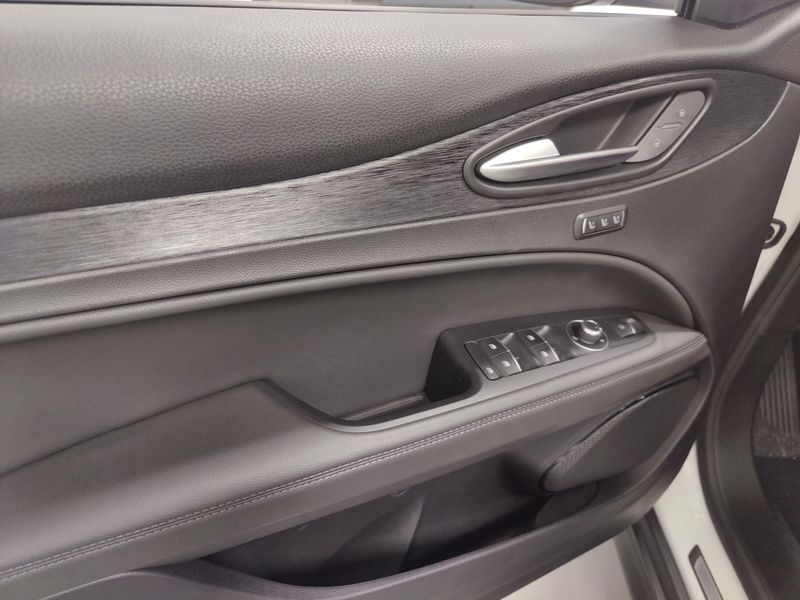 Used 2024 Alfa Romeo Stelvio AWD Sprint w/Sunroof/NavImage 28