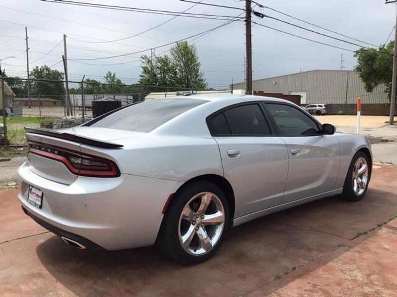 2019 Dodge Charger SXTImage 5
