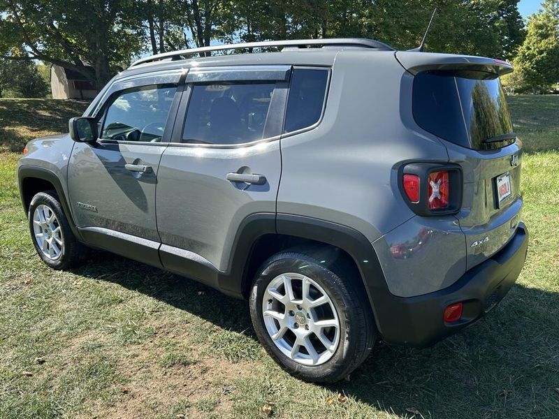 2019 Jeep Renegade Latitude photo 3