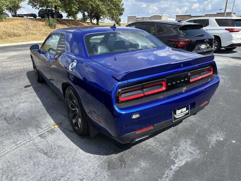 2018 Dodge Challenger SXT Plus photo 10