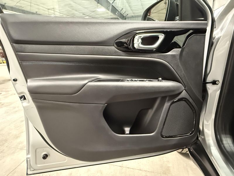 New 2026 Jeep Compass Latitude Altitude 4x4Image 21