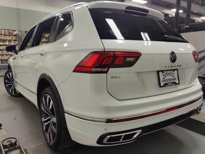 2022 Volkswagen Tiguan SEL R-Line AWD w/Sunroof/NavImage 15