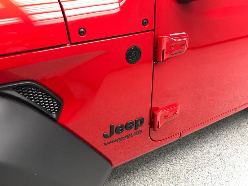 Used 2021 Jeep Wrangler Unlimited Sport AltitudeImage 3