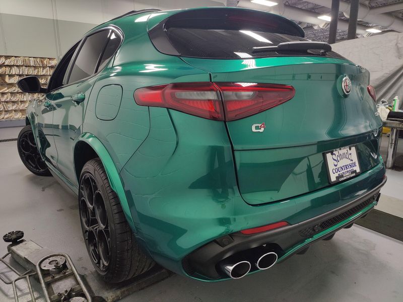 2023 Alfa Romeo Stelvio Quadrifoglio AWD w/Sunroof/ActivImage 12