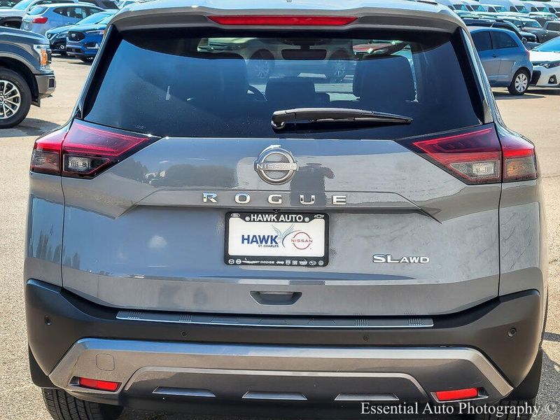 2023 Nissan Rogue SL photo 5