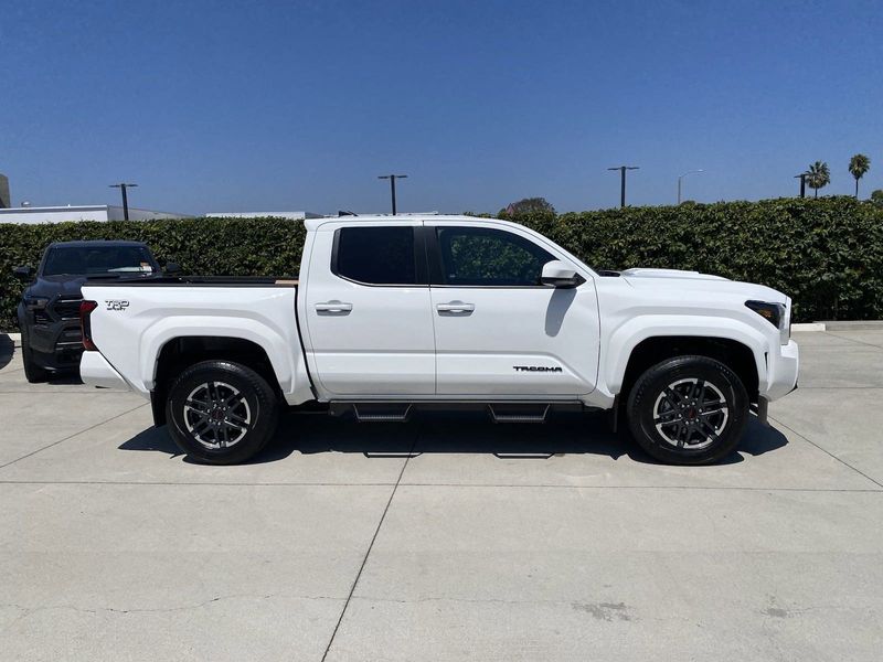 2024 Toyota Tacoma TRD SportImage 3