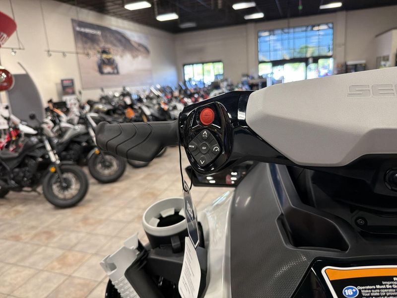 New 2025 Sea Doo FISHPRO SPORT 170 (SOUND SYSTEM) Image 19