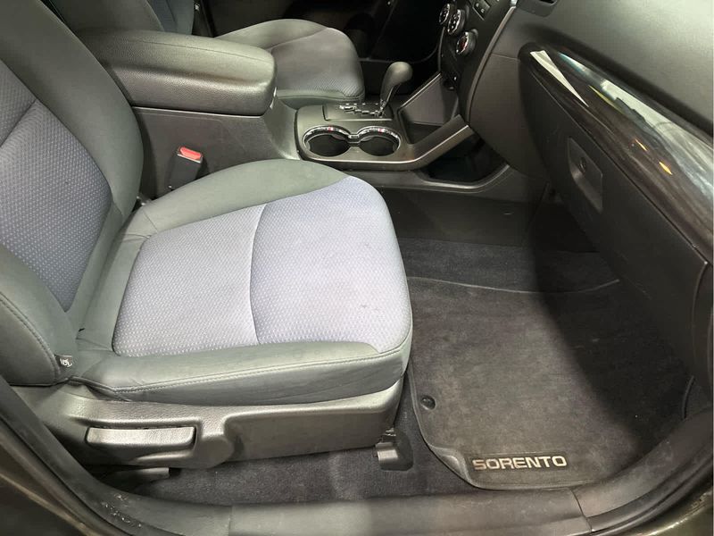 2012 Kia Sorento LX photo 23