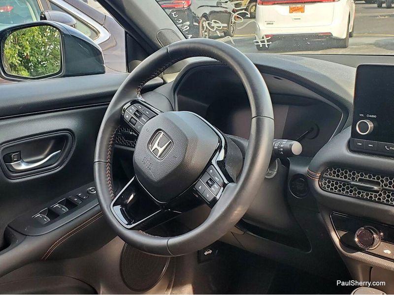 Used 2025 Honda HR-V SportImage 13
