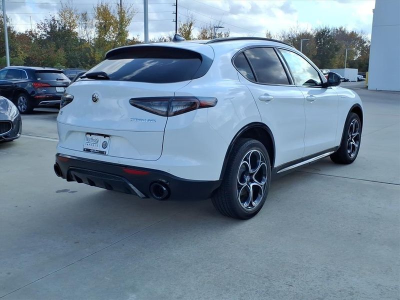 New 2025 Alfa Romeo Stelvio VeloceImage 7