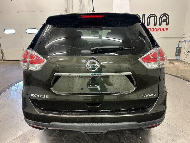 2016 Nissan Rogue SVImage 15