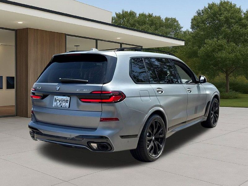 New 2027 BMW X7 xDrive40iImage 8