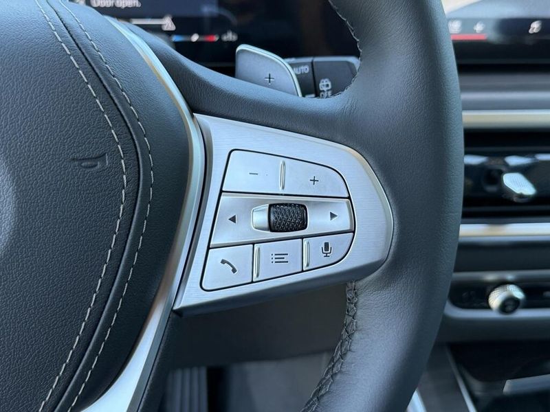 2025 BMW X7 xDrive40iImage 24