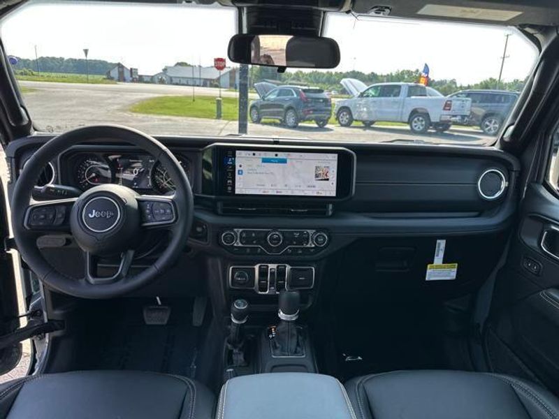 2025 Jeep Gladiator High Tide 4x4