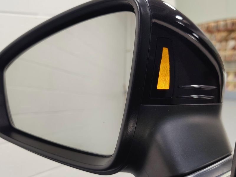 Used 2024 Volkswagen Tiguan AWD SEL R-Line w/Sunroof/NavImage 16