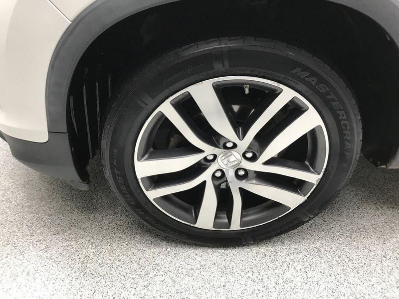 Used 2017 Honda Pilot EliteImage 2
