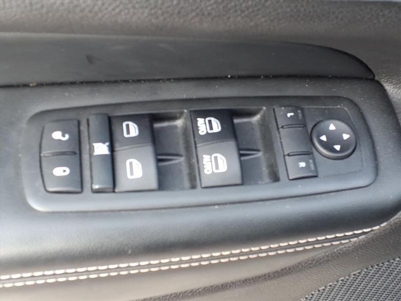 Used 2017 Jeep Grand Cherokee LimitedImage 17