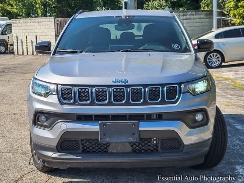 2024 Jeep Compass Latitude photo 4
