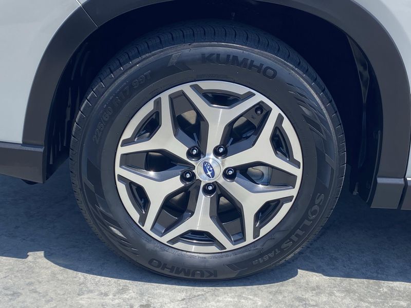 Used 2021 Subaru Forester PremiumImage 8