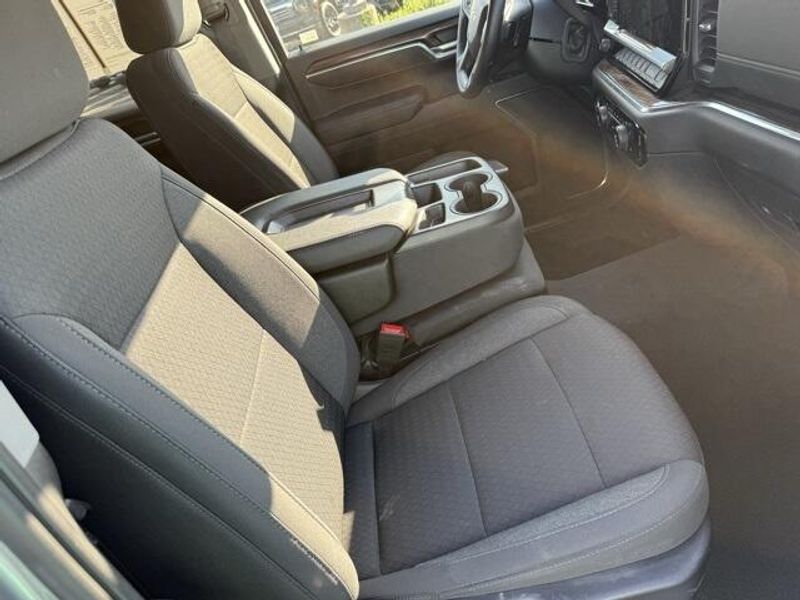 2023 Chevrolet Silverado 1500 LT photo 8