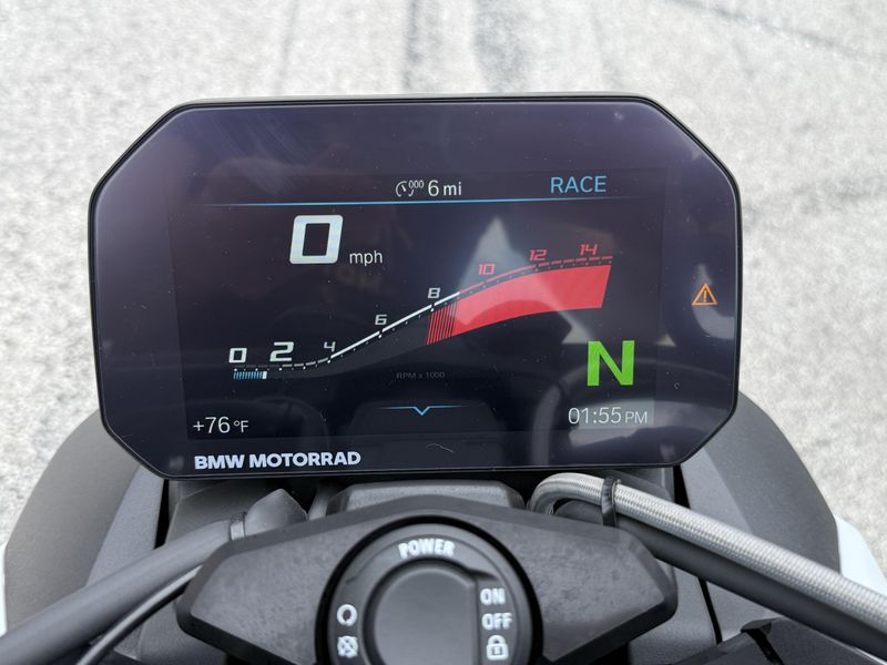 2026 BMW M 1000 R