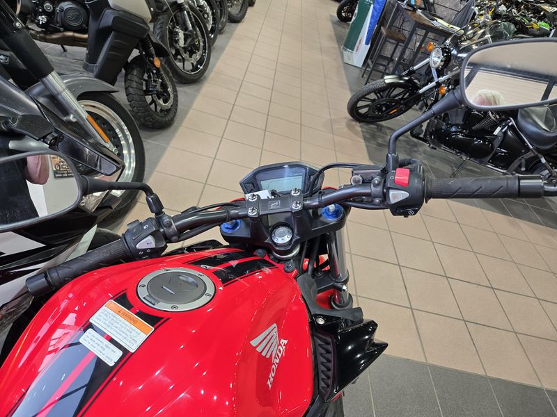 2017 Honda CB500F Image 10