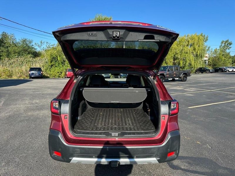 2023 Subaru Outback Touring XT photo 8