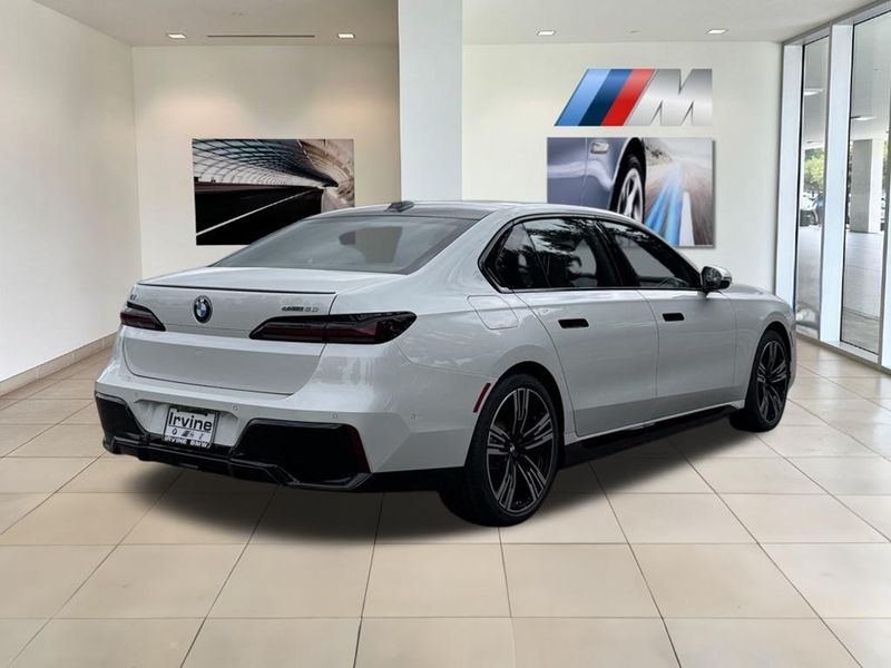 2025 BMW i7 eDrive50Image 6