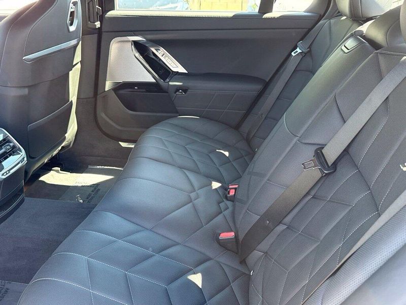 Used 2026 BMW 7 Series 750e xDriveImage 31